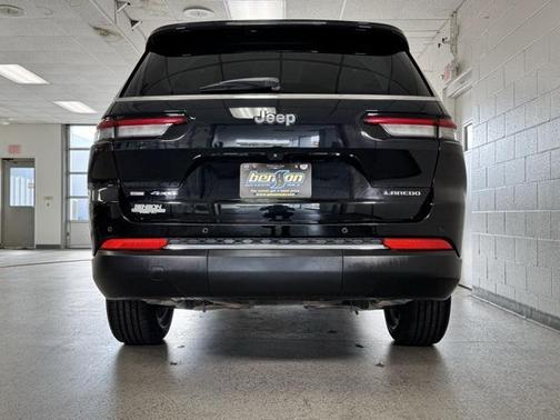 2022 Jeep Grand Cherokee L Laredo