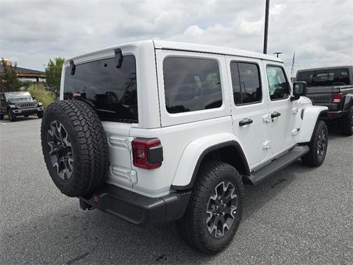 2025 Jeep Wrangler 4-Door Sahara 4x4