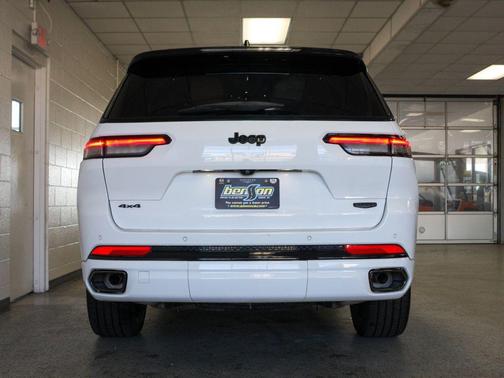 Bright White Clearcoat 2024 Jeep Grand Cherokee L Summit Reserve