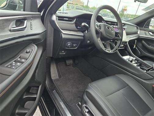 2025 Jeep Grand Cherokee Overland