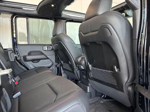 Black Clearcoat 2024 Jeep Wrangler Rubicon