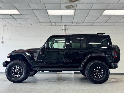 Black Clearcoat 2024 Jeep Wrangler Rubicon