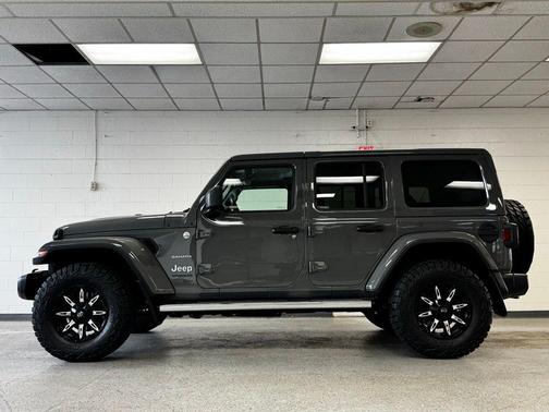 Sting-Gray Clearcoat 2021 Jeep Wrangler Unlimited Sahara