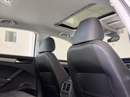 2022 Volkswagen Passat 2.0T SE