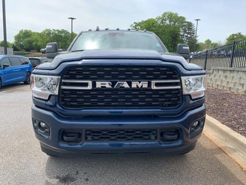 Patriot Blue Pearlcoat 2024 RAM 3500 Big Horn Crew Cab 4x4 8' Box