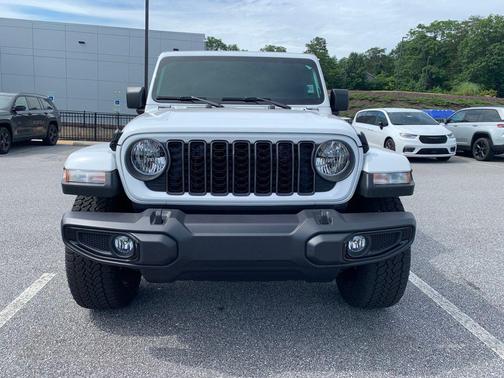Bright White Clearcoat 2024 Jeep Gladiator Nighthawk
