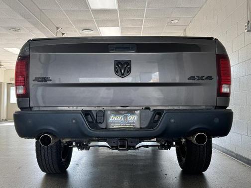 2019 RAM 1500 Classic Warlock Crew Cab 4x4 5'7' Box