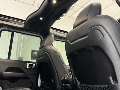 2024 Jeep Wrangler 4-Door Sahara 4x4