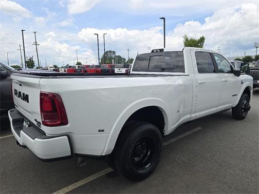 2025 RAM 3500 Limited Crew Cab 4x4 8' Box