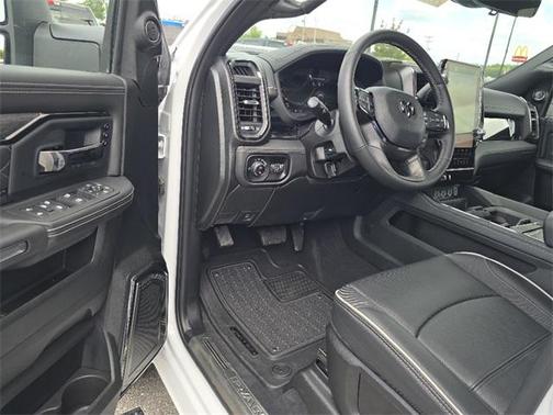 2025 RAM 3500 Limited Crew Cab 4x4 8' Box