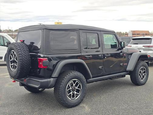 Black Clearcoat 2026 Jeep Wrangler Rubicon