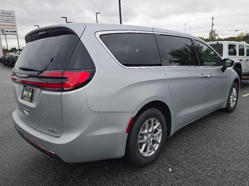 Silver Mist Clearcoat 2026 Chrysler Pacifica L