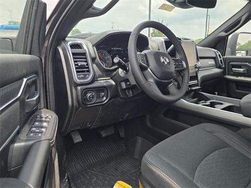 2025 RAM 2500 Big Horn Crew Cab 4x4 6'4' Box