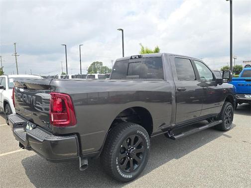 2025 RAM 2500 Big Horn Crew Cab 4x4 6'4' Box