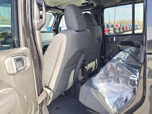 2025 Jeep Gladiator Nighthawk
