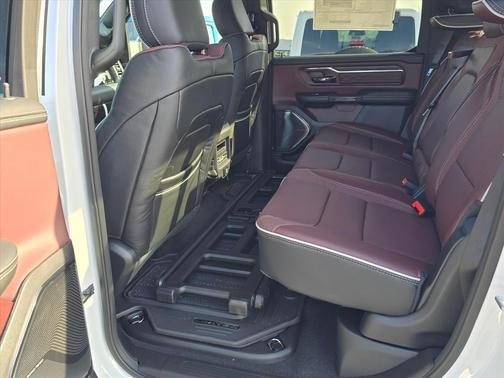 Ivory White Tri-Coat Pearlcoat 2026 RAM 1500 Limited