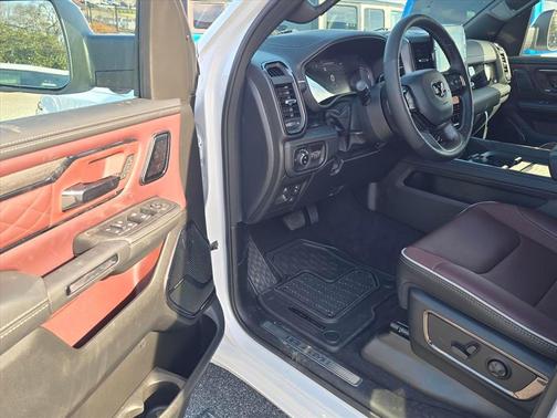 Ivory White Tri-Coat Pearlcoat 2026 RAM 1500 Limited