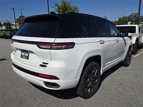 2025 Jeep Grand Cherokee Summit