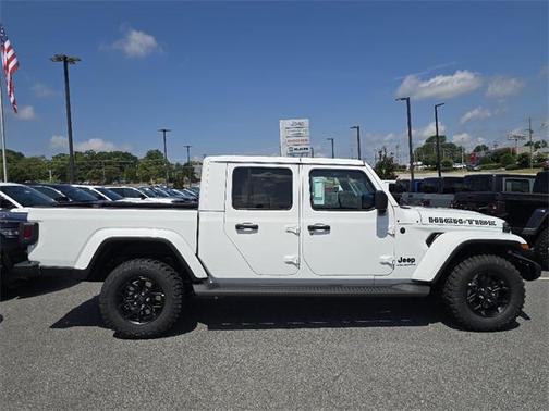2025 Jeep Gladiator Sport