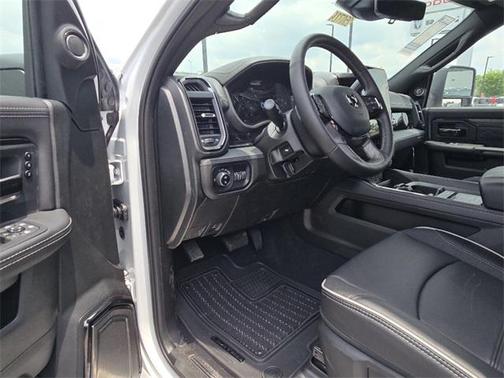 2025 RAM 2500 Limited Crew Cab 4x4 6'4' Box