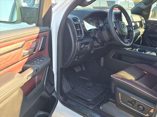 Ivory White Tri-Coat Pearlcoat 2026 RAM 1500 Limited