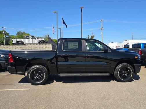 Diamond Black Crystal Pearlcoat 2026 RAM 1500 Warlock Crew Cab 4x4 5'7' Box