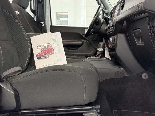 2021 Jeep Gladiator Sport