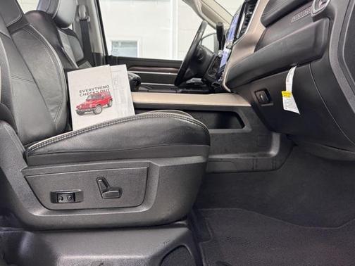 2024 RAM 3500 Laramie Crew Cab 4x4 6'4' Box