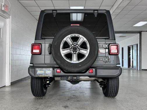 2022 Jeep Wrangler Unlimited Sahara