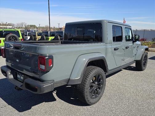 2025 Jeep Gladiator Nighthawk