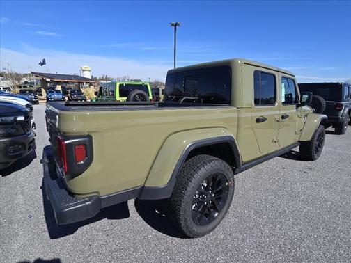 2025 Jeep Gladiator Nighthawk