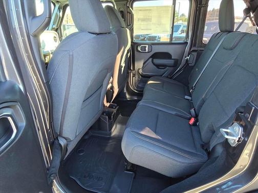 Granite Crystal Metallic Clearcoat 2026 Jeep Wrangler Sport