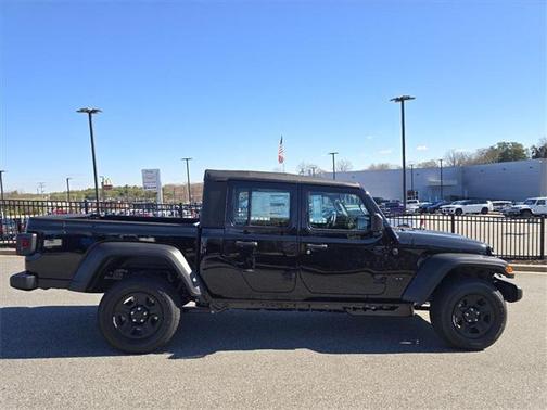 2026 Jeep Gladiator Sport