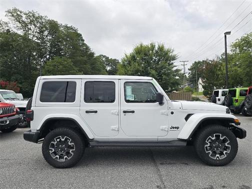 2025 Jeep Wrangler 4-Door Sahara 4x4