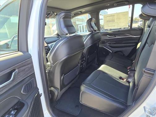 2025 Jeep Grand Cherokee Overland