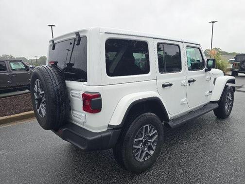 2025 Jeep Wrangler 4-Door Sahara 4x4