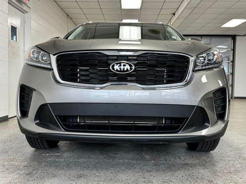 Titanium Silver 2019 Kia Sorento LX