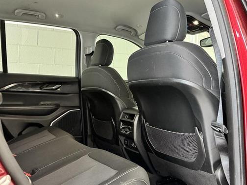 2022 Jeep Grand Cherokee Laredo