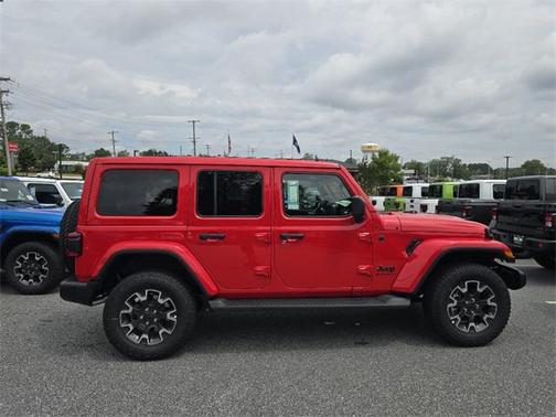 2025 Jeep Wrangler 4-Door Sahara 4x4