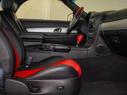 2005 Ford Thunderbird Base