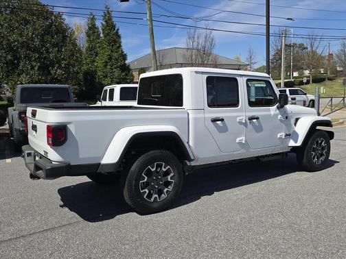Bright White Clearcoat 2026 Jeep Gladiator Sahara 4x4