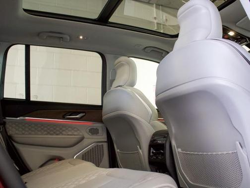 2022 Jeep Grand Cherokee Summit