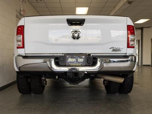 2024 RAM 3500 Tradesman Crew Cab 4x4 8' Box