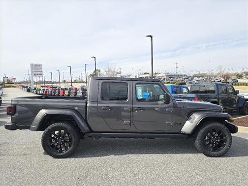 2025 Jeep Gladiator Nighthawk