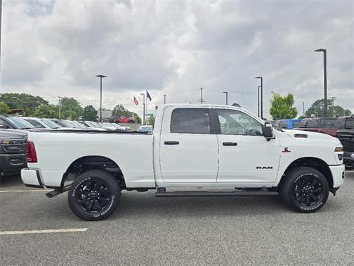 2025 RAM 2500 Big Horn Crew Cab 4x4 6'4' Box