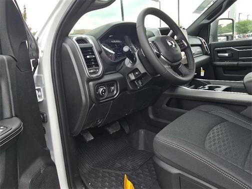2025 RAM 2500 Big Horn Crew Cab 4x4 6'4' Box