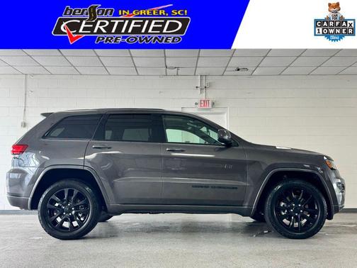 Granite Crystal Metallic Clearcoat 2021 Jeep Grand Cherokee Laredo