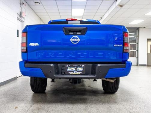 2025 Nissan Frontier SV