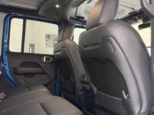 2024 Jeep Wrangler 4-Door Sahara 4x4
