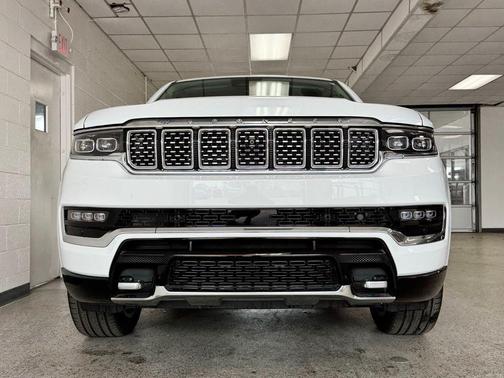 Bright White Clearcoat 2023 Jeep Grand Wagoneer Series II 4x4